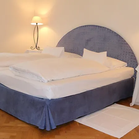 Hotel Seeschlößl Velden-3